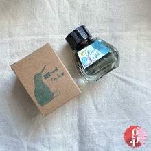 Load image into Gallery viewer, Kiwi Inks Multishader & Shimmer - Rainbow in a Bottle - Gold Shimmer