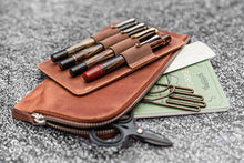 Load image into Gallery viewer, Galen Leather Slip-n-Zip 4 Slots Zippered Pen Pouch - Crazy Horse Tan