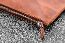 Load image into Gallery viewer, Galen Leather Slip-n-Zip 4 Slots Zippered Pen Pouch - Crazy Horse Tan
